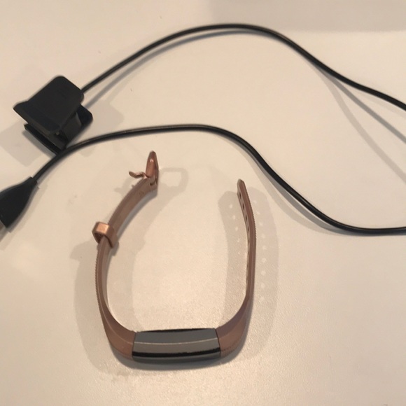 Fit bit Ulta HR - Picture 3 of 3